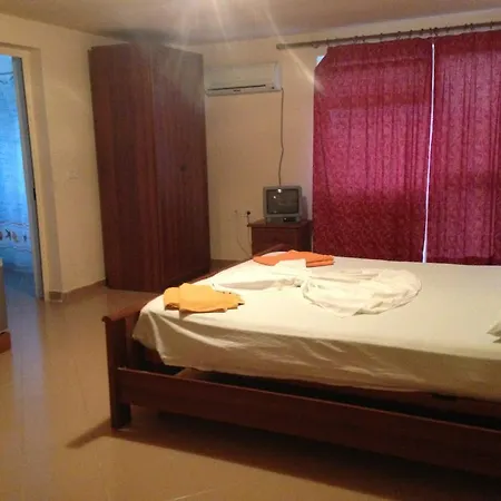 Grand Golem (Tirana)