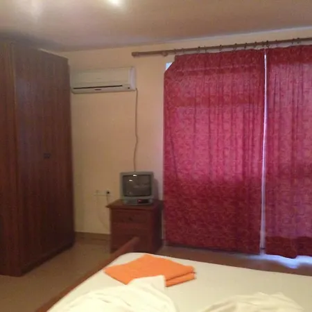 Grand Ξενοδοχείο Golem (Tirana)